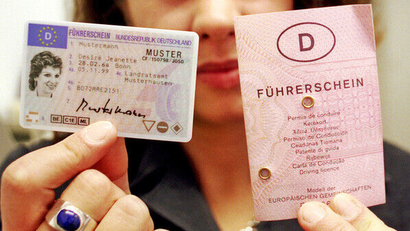 Das war vor 22 Jahren: Die erste Führerscheinkarte wurde eingeführt.