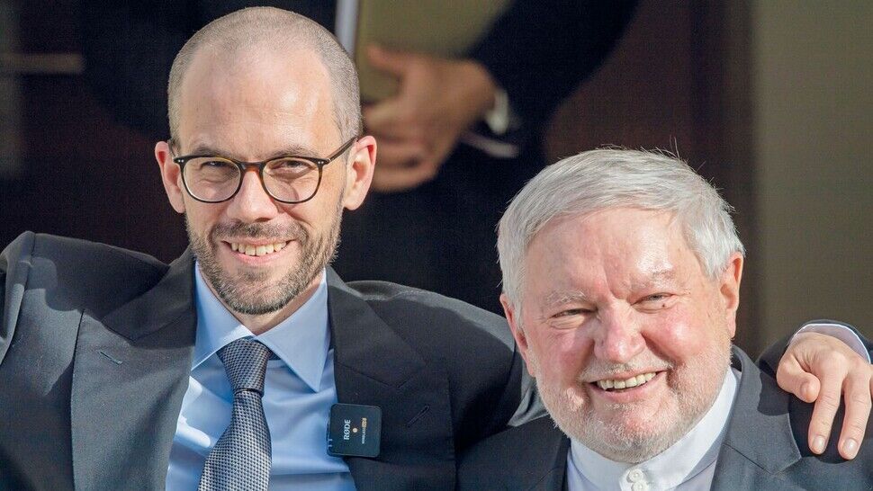 Ex-Mönch Anselm Bilgri (rechts, hier mit seinem Mann Markus Achter): „Heute ist es doch keine Besonderheit mehr, wenn zwei Männer heiraten."