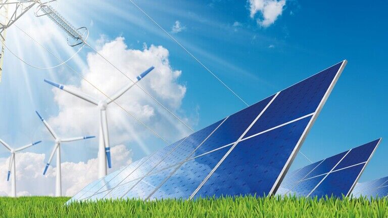 Erneuerbare Energiequellen hatten 2020 schon mehr als 50 Prozent Anteil am bayerischen Strommix.