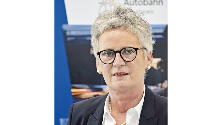 Elfriede Sauerwein-Braksiek, Leiterin der Niederlassung Westfalen der Autobahn GmbH: „Auch wir haben mit dem Fachkräftemangel zu kämpfen.“