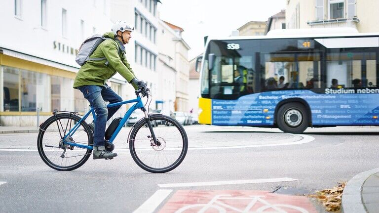Gesundheit: Auch mit E-Bike-Leasing bekämpft Bosch den Schadstoffgehalt in den Städten.