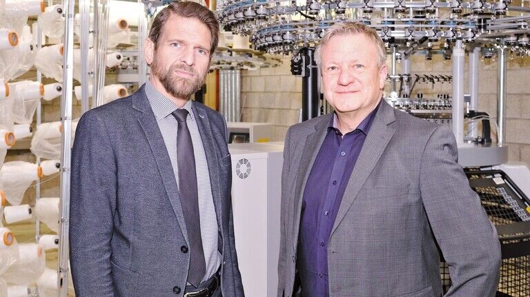 Setzen auf Austausch: Professor Lutz Vossebein (links) und Detlef Braun in der Maschinenhalle der Hochschule.