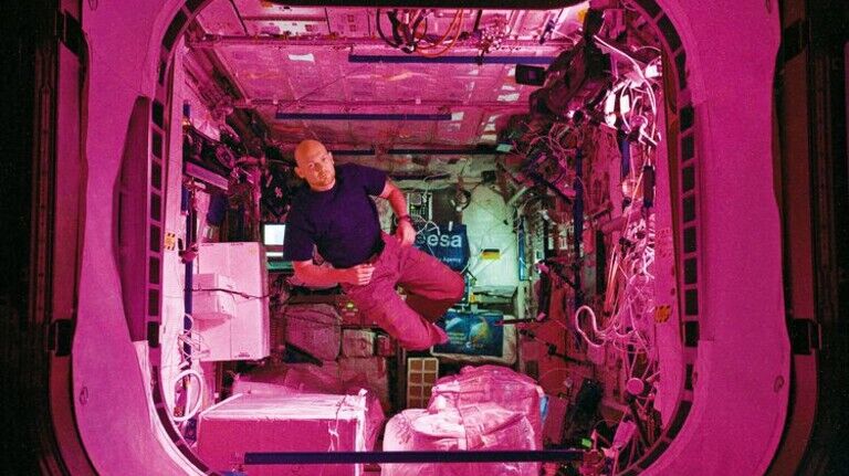 Er darf noch mal hin: Der Deutsche Alexander Gerst bei seinem Einsatz in der ISS. Foto: ESA-NASA