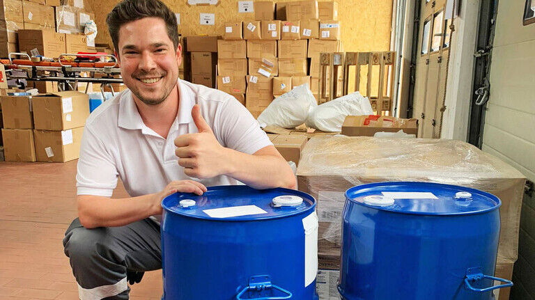 Beschenkt: Das DRK Morsbach freut sich über Desinfektionsmittelspenden.