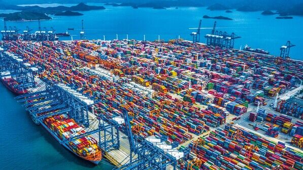 Container-Meer: Im Hafen des chinesischen Yantian herrschte wegen Corona Stillstand.