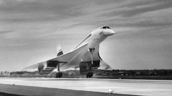 Schneller als der Schall: Prototyp der „Concorde” beim Start zum ersten Flug im französischen Toulouse. Foto: akg-images / Jean Dieuzaide 