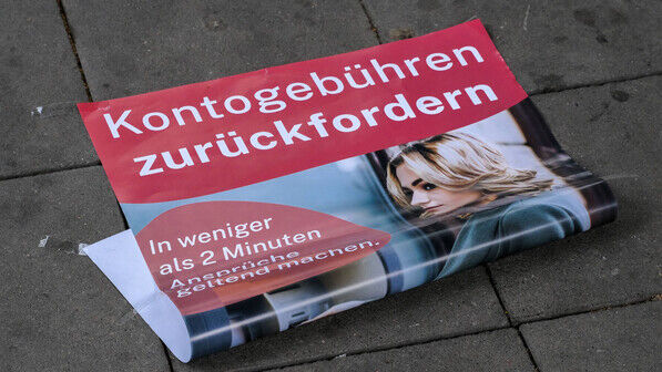 Vielversprechend: Solche Werbeflyer kursierten im Juni etwa in Düsseldorf. Ob die Offerte seriös ist, ist der Redaktion nicht bekannt.