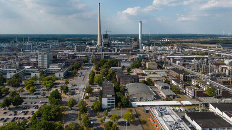 Breit aufgestellt: Im Chemiepark Marl lief Anfang Oktober ein topmodernes Dampf- und Gasturbinenkraftwerk an. Es kann unterschiedliche Brennstoffe nutzen.
