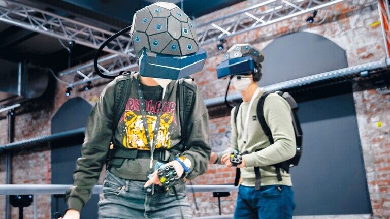 Technik macht’s möglich: Im VR-Erlebniszentrum Yullbe werden die Besucher Teil völlig fremder Welten.