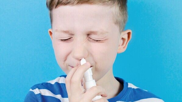 Kleiner Sprühstoß, große Wirkung: Nasenspray lässt uns wieder frei atmen.
