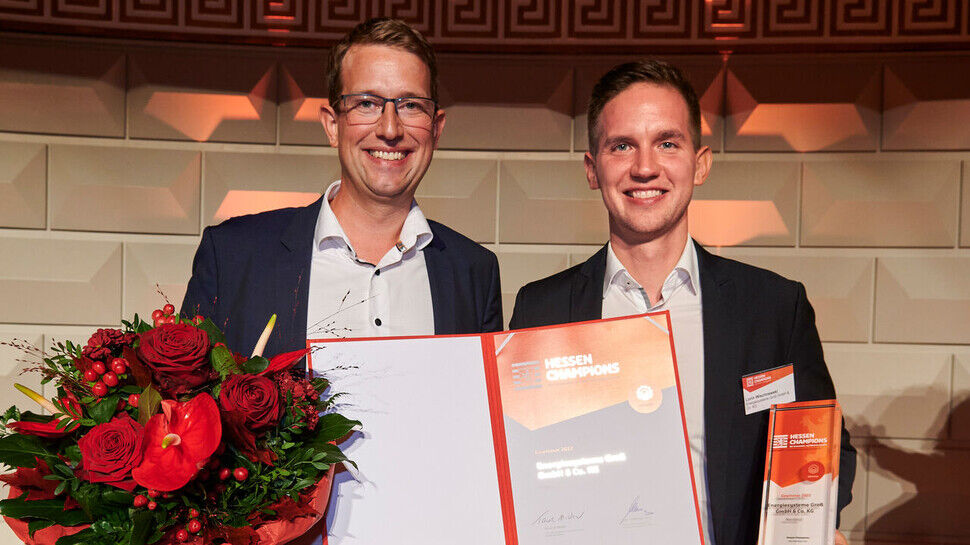 Hessen-Champions in der Kategorie Jobmotor: Energiesysteme Groß, vertreten durch Firmengründer Björn Groß und Vertriebsleiter Lorin Wischnewski.