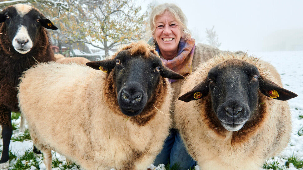 Glück in der Natur: Für Kerstin Appel ist ihre Schafsherde ein guter Ausgleich zum Hightech-Job. 