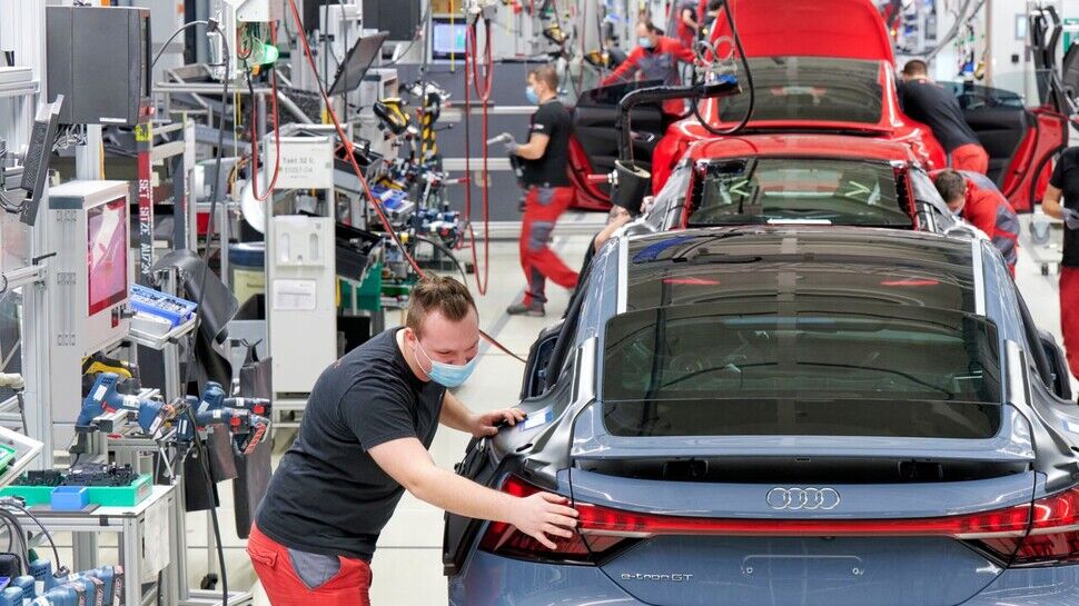 Vorreiter: Das Werk Böllinger Höfe produziert seit 2020 als erster deutscher Audi-Standort ein vollelektrisches Modell: den e-tron GT.