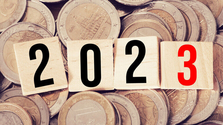 Neues Jahr, neue Werte: Anfang 2023 ändern sich viele Regeln – und unter dem Strich bleibt netto meistens deutlich mehr Geld.
