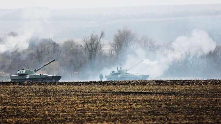 Panzer bei Donezk in der Ukraine: Die Äcker werden in diesem Jahr wohl unbestellt bleiben.