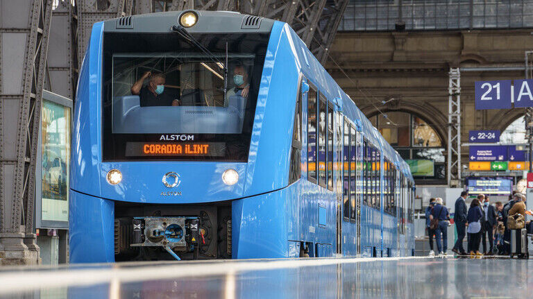 Fährt bald ab Frankfurt: Der Wasserstoff-Zug des Typs Coradia iLint soll auf der Strecke in den Taunus eingesetzt werden. Angetrieben wird er durch Brennstoffzellen.
