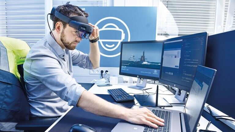 VR im Einsatz: Einige Betriebe wie die Kieler Werft TKMS arbeiten bereits mit „smarten Brillen“.