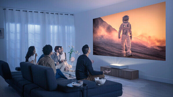 Unendliche Weiten: Wer einen Laser-TV besitzt, kann sich Weltraum-Feeling nach Hause holen.