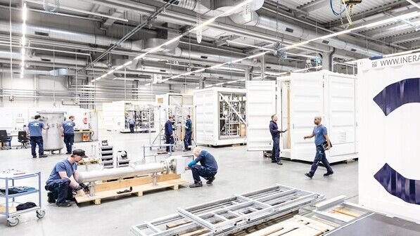 Hightech: Ineratec aus Karlsruhe fertigt E-Fuel-Anlagen für einen Pilotbetrieb in Frankfurt.