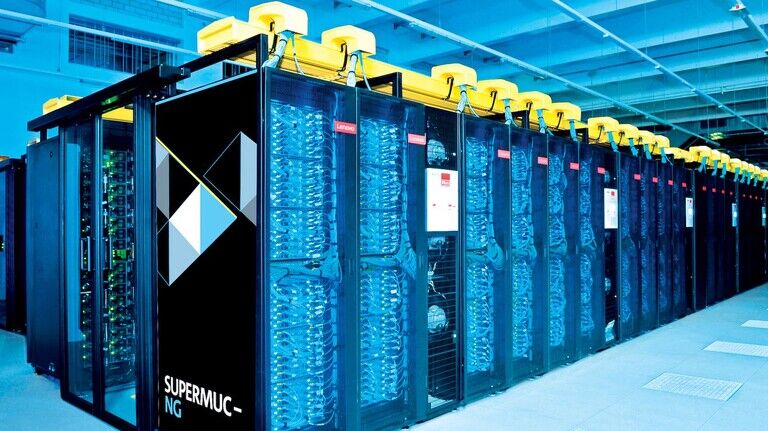 Powerpack: Der Garchinger Supercomputer „SuperMuc-NG“. schafft 27 Billiarden Rechenschritte pro Sekunde.