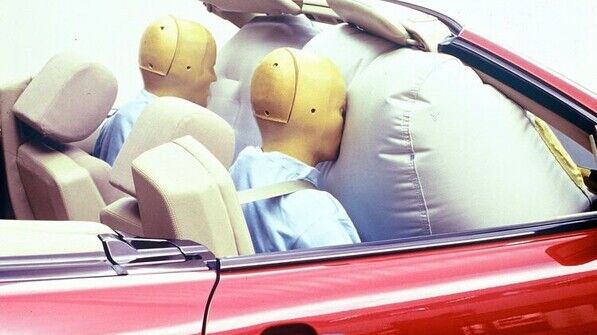 Heute Standard: Der Airbag. Foto: Daimler